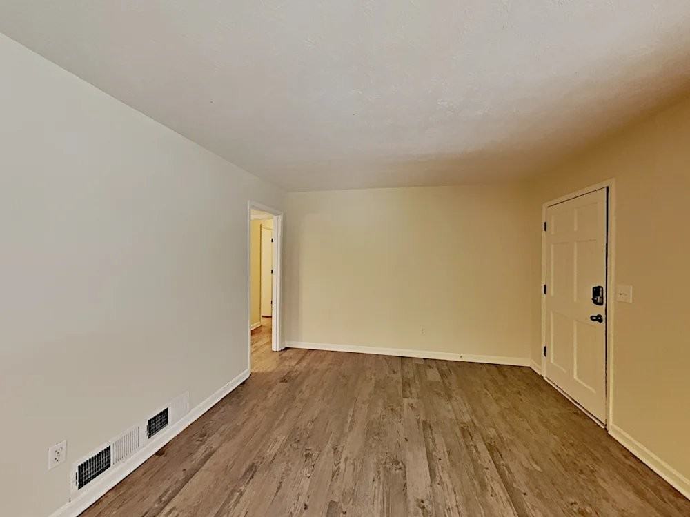 847 Howard Ct Sw - Photo 2 of 11
