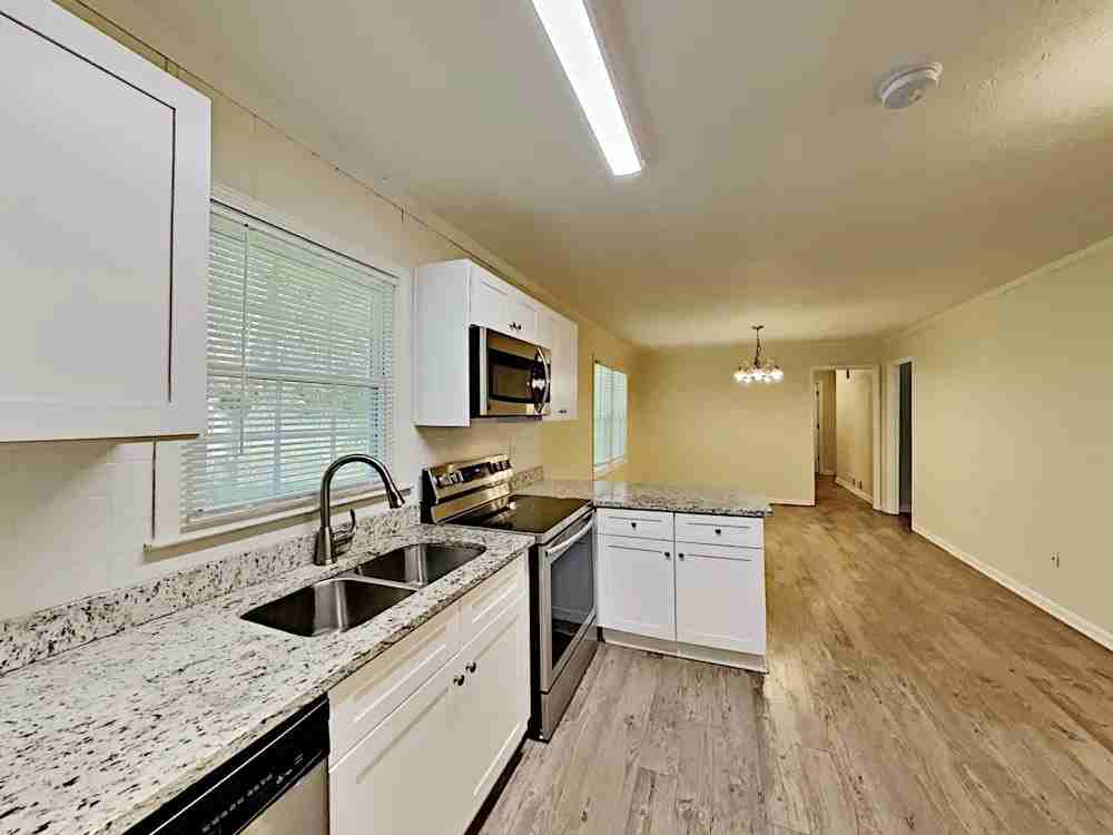 847 Howard Ct Sw - Photo 5 of 11