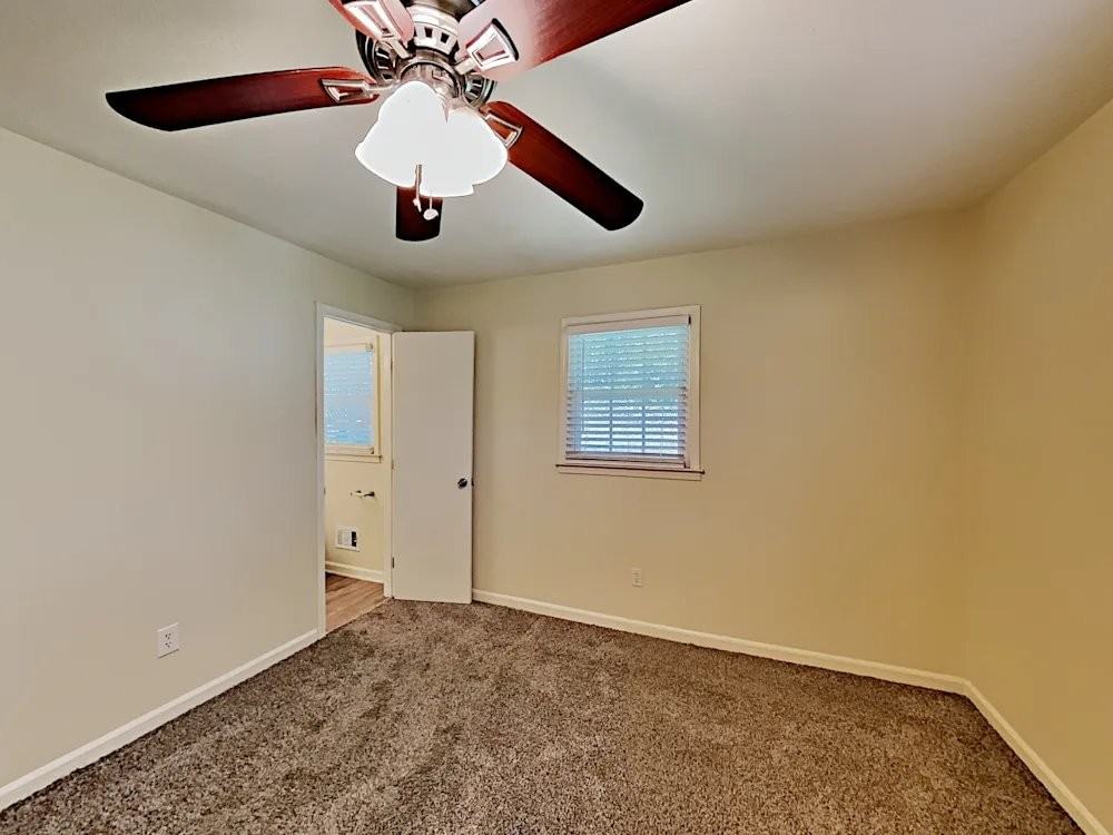 847 Howard Ct Sw - Photo 6 of 11