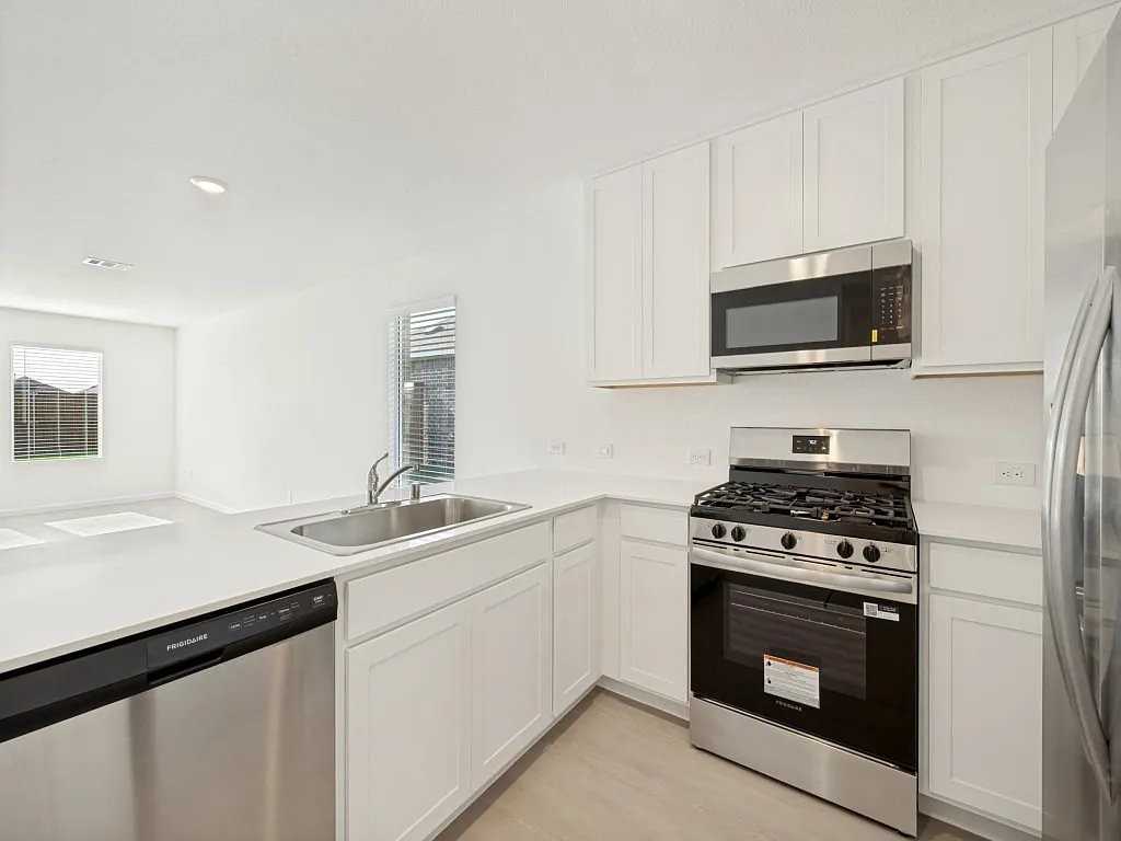 2513 Guineas Ln - Photo 5 of 11