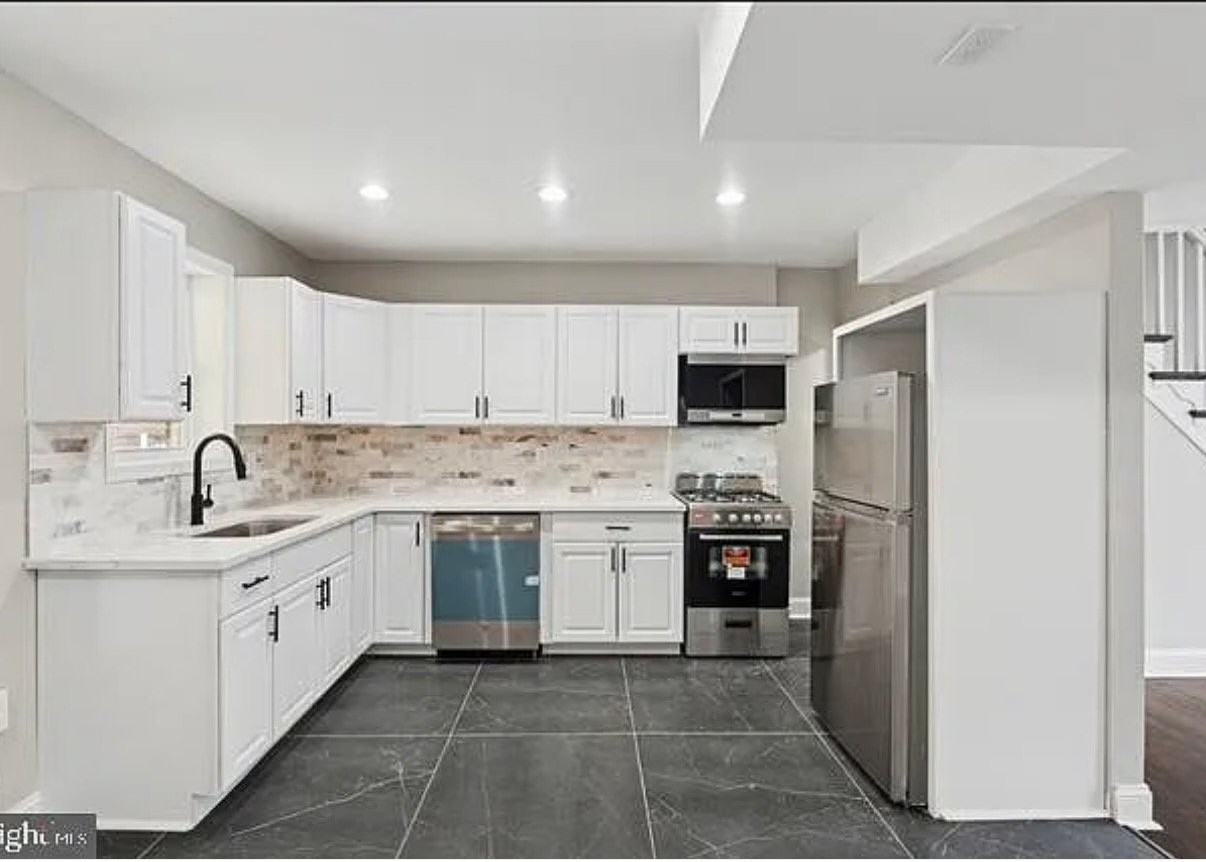 4034 Lawndale St - Photo 2 of 15
