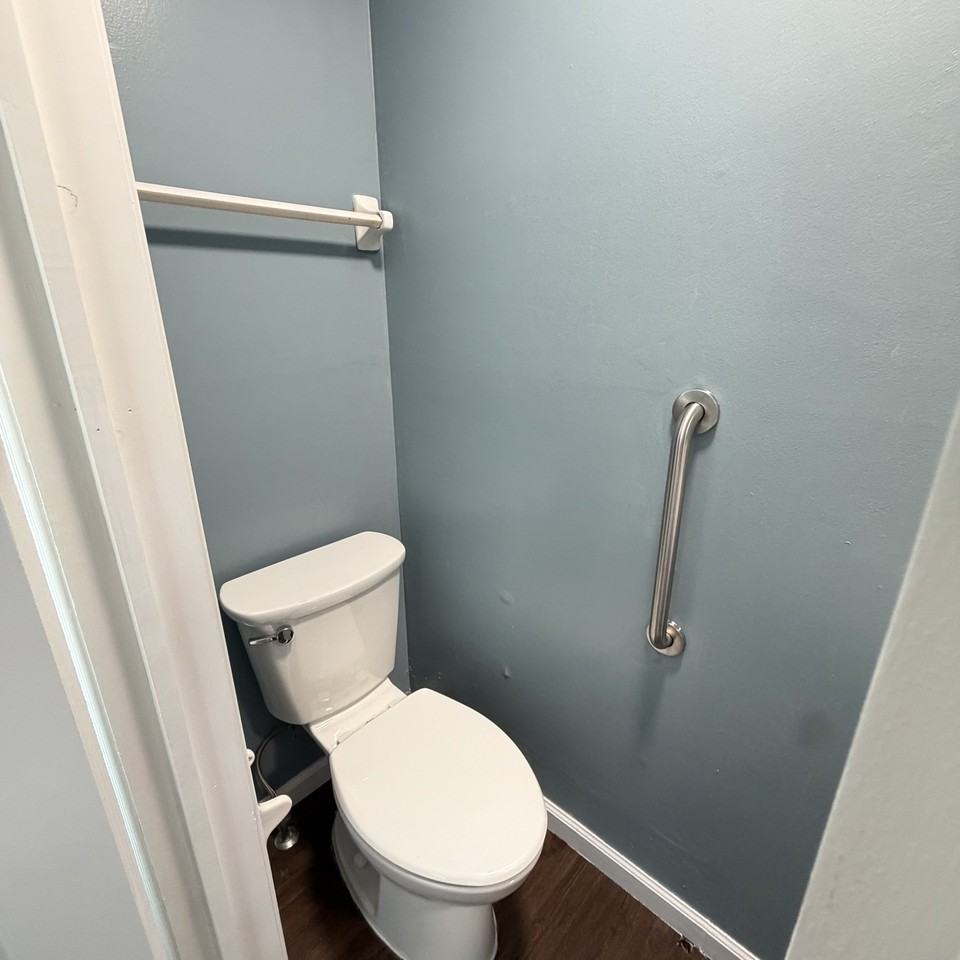 21 Berg Ave - Photo 3 of 8