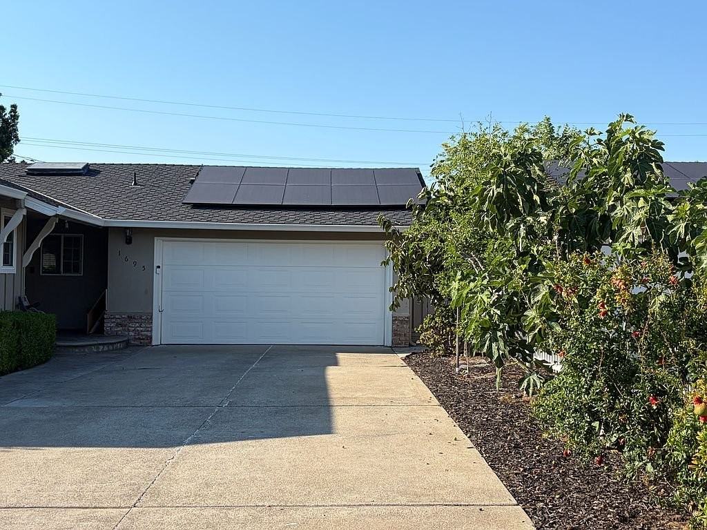1695 Merrill Dr - Photo 2 of 19