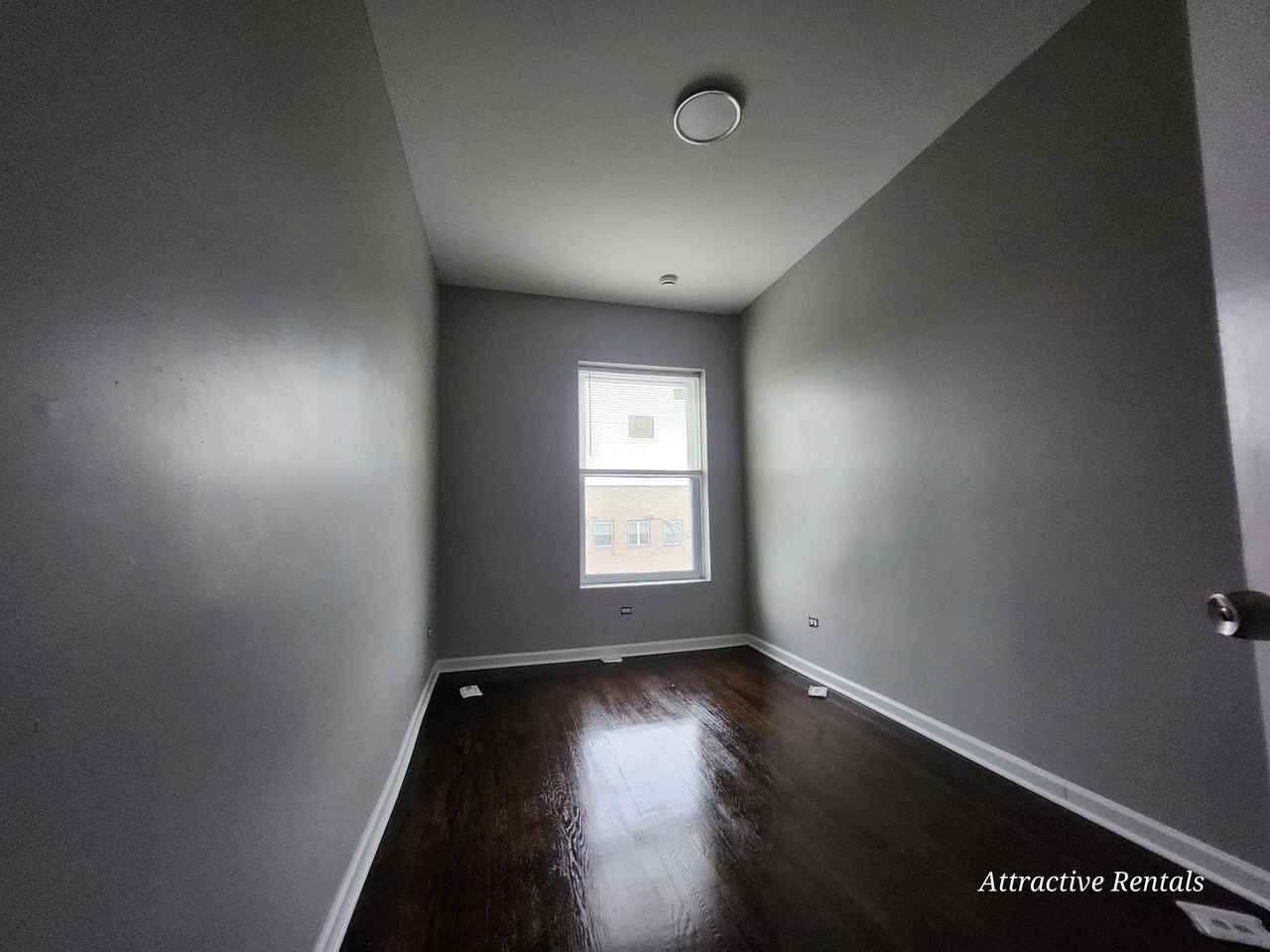 3656 S Indiana Ave - Photo 3 of 16