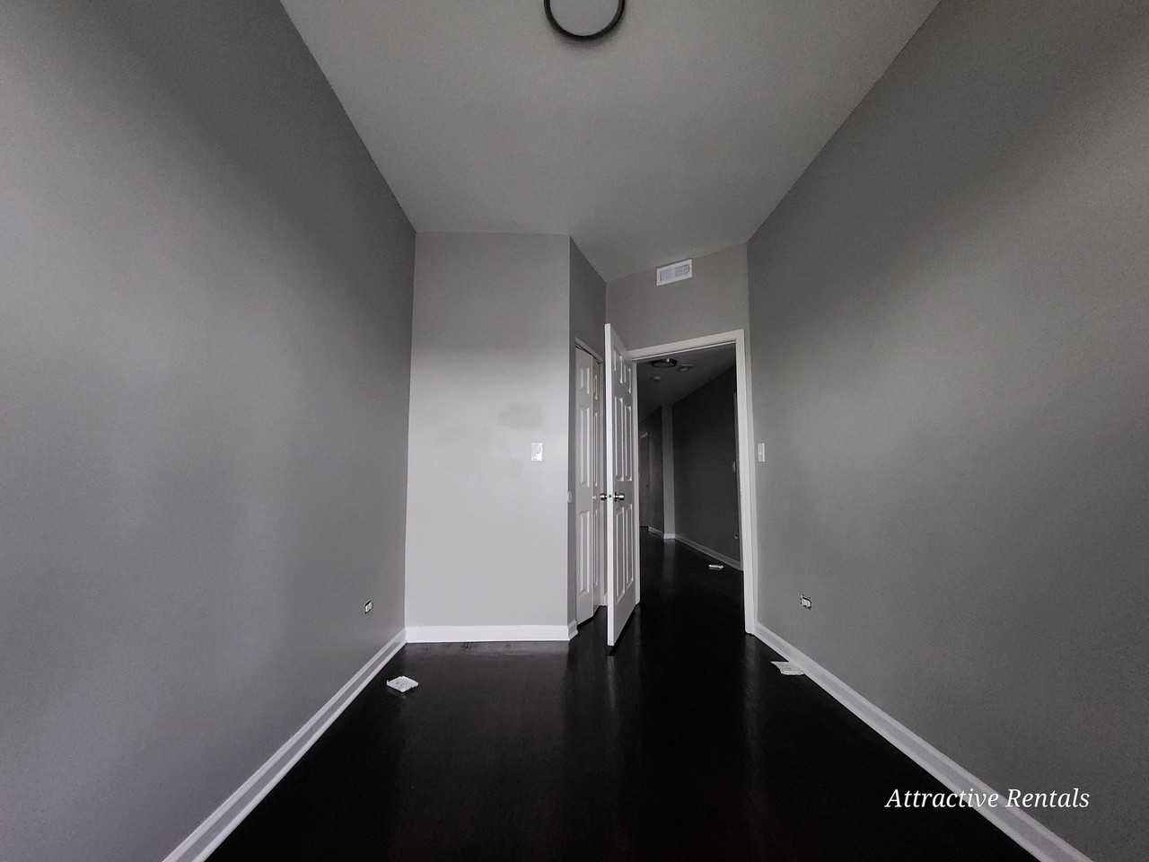 3656 S Indiana Ave - Photo 4 of 16