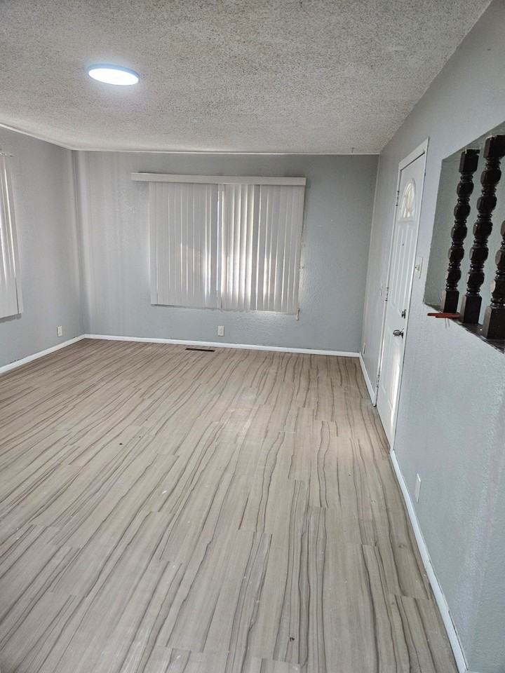724 Troy Ave - Photo 3 of 14