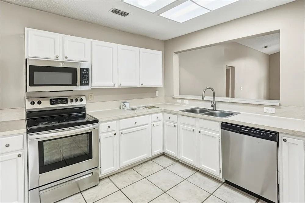 722 Putters Green Way S - Photo 2 of 8