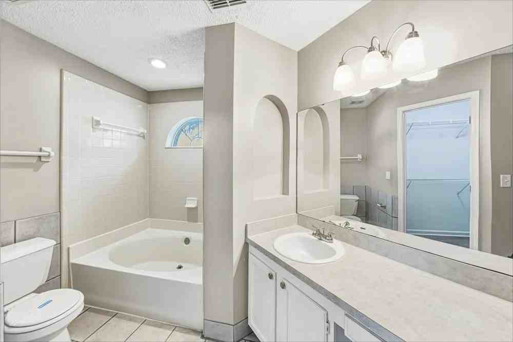 722 Putters Green Way S - Photo 7 of 8