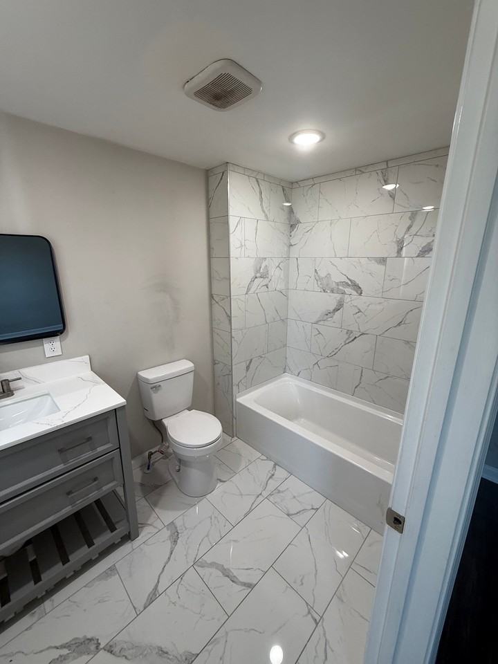2923 S Church St - Photo 5 of 15