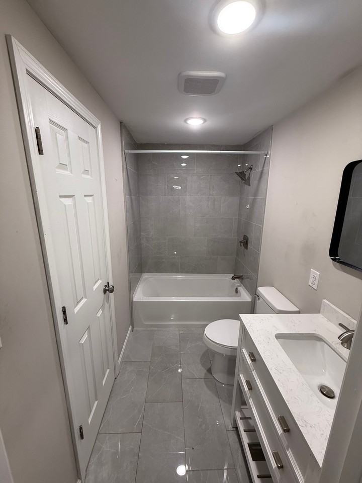 2923 S Church St - Photo 7 of 15