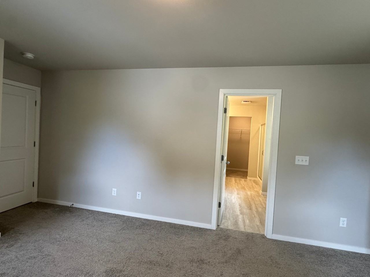2243 Trailside Dr Ne - Photo 2 of 3