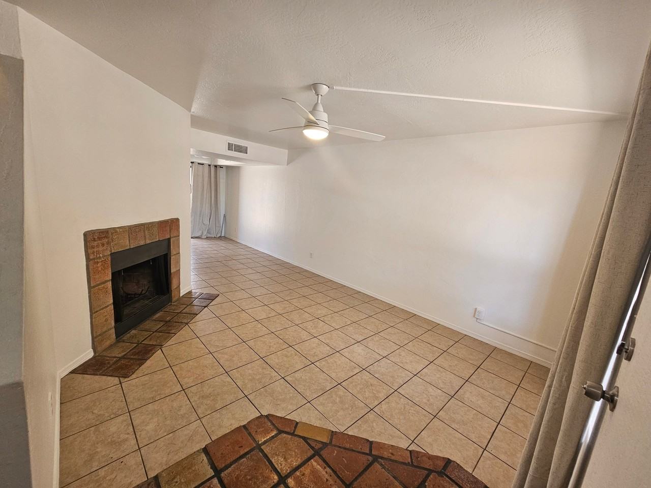 1618 N 32nd St #10 - Photo 3 of 11