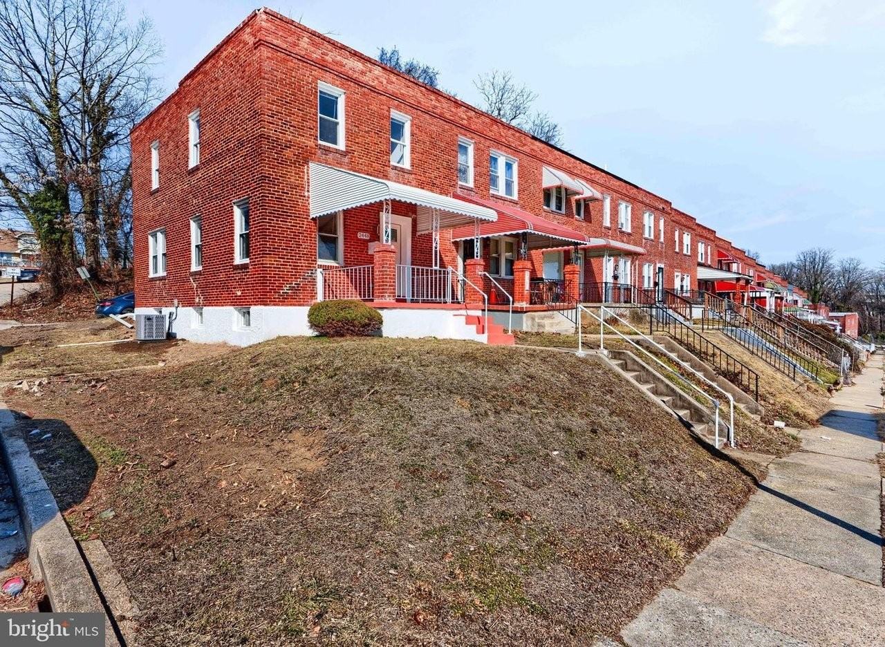 2448 Shirley Ave - Photo 2 of 20