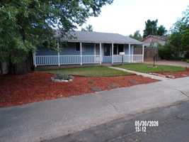 featured image of 1137 Florence Ave