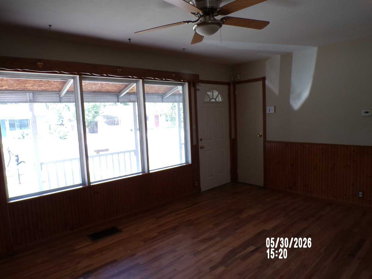 1137 Florence Ave - Photo 4 of 17