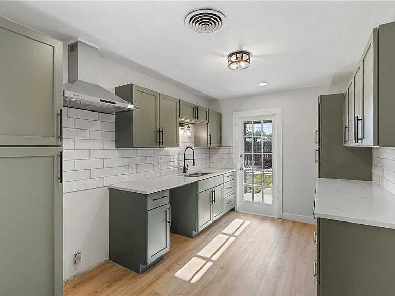 629 Peerman Pl - Photo 7 of 13