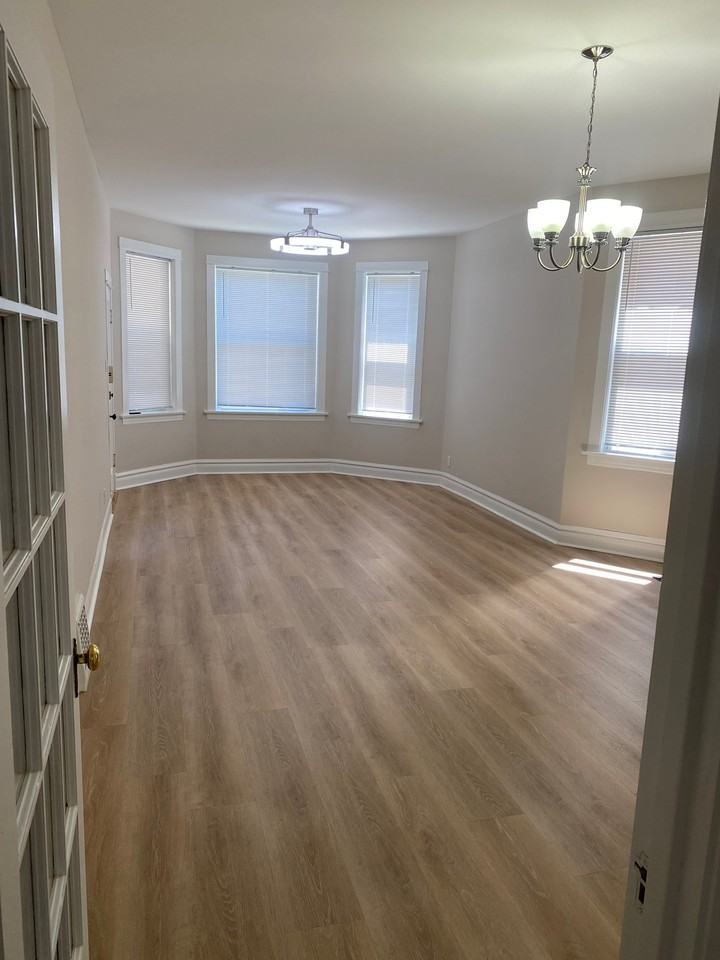 2314 S Austin Blvd - Photo 3 of 17