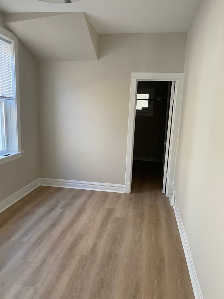 2314 S Austin Blvd - Photo 5 of 17