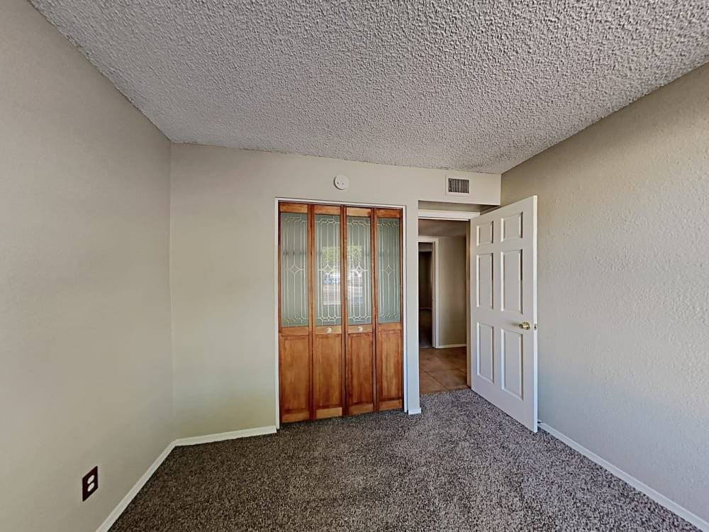 3140 W Danbury Dr - Photo 6 of 10