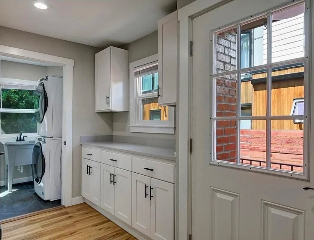 5723 25th Ave Ne - Photo 5 of 11