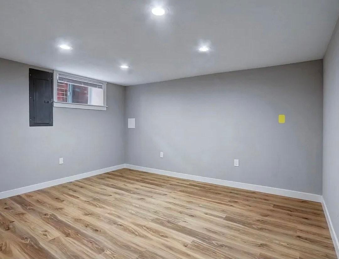 5723 25th Ave Ne - Photo 7 of 11
