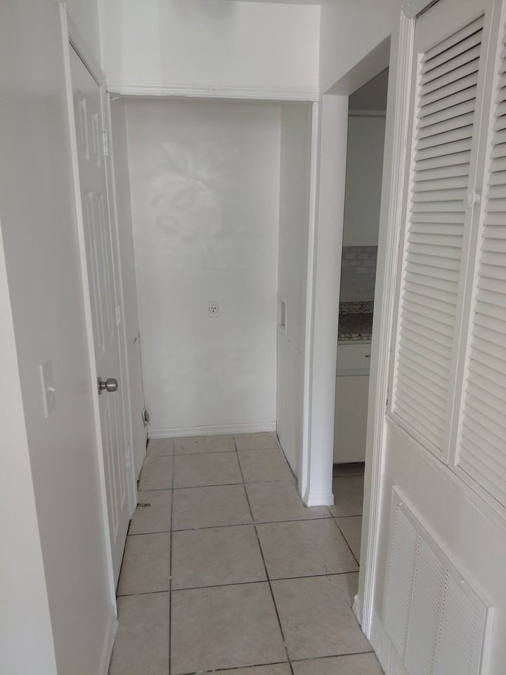 6436 Pennsylvania Ave - Photo 4 of 11
