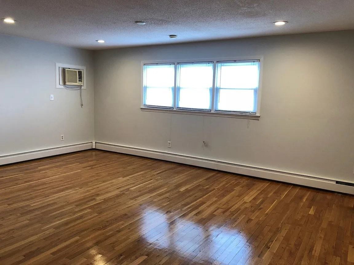 28 W Elizabeth Ave - Photo 5 of 14