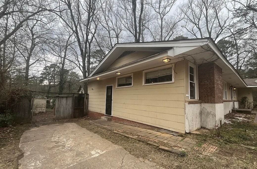 3129 Adrienne Dr - Photo 4 of 14
