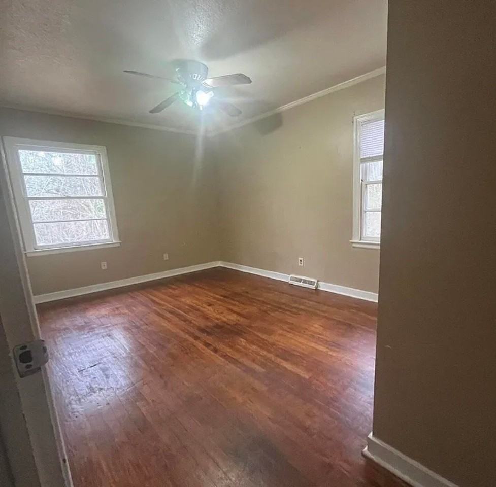3129 Adrienne Dr - Photo 6 of 14