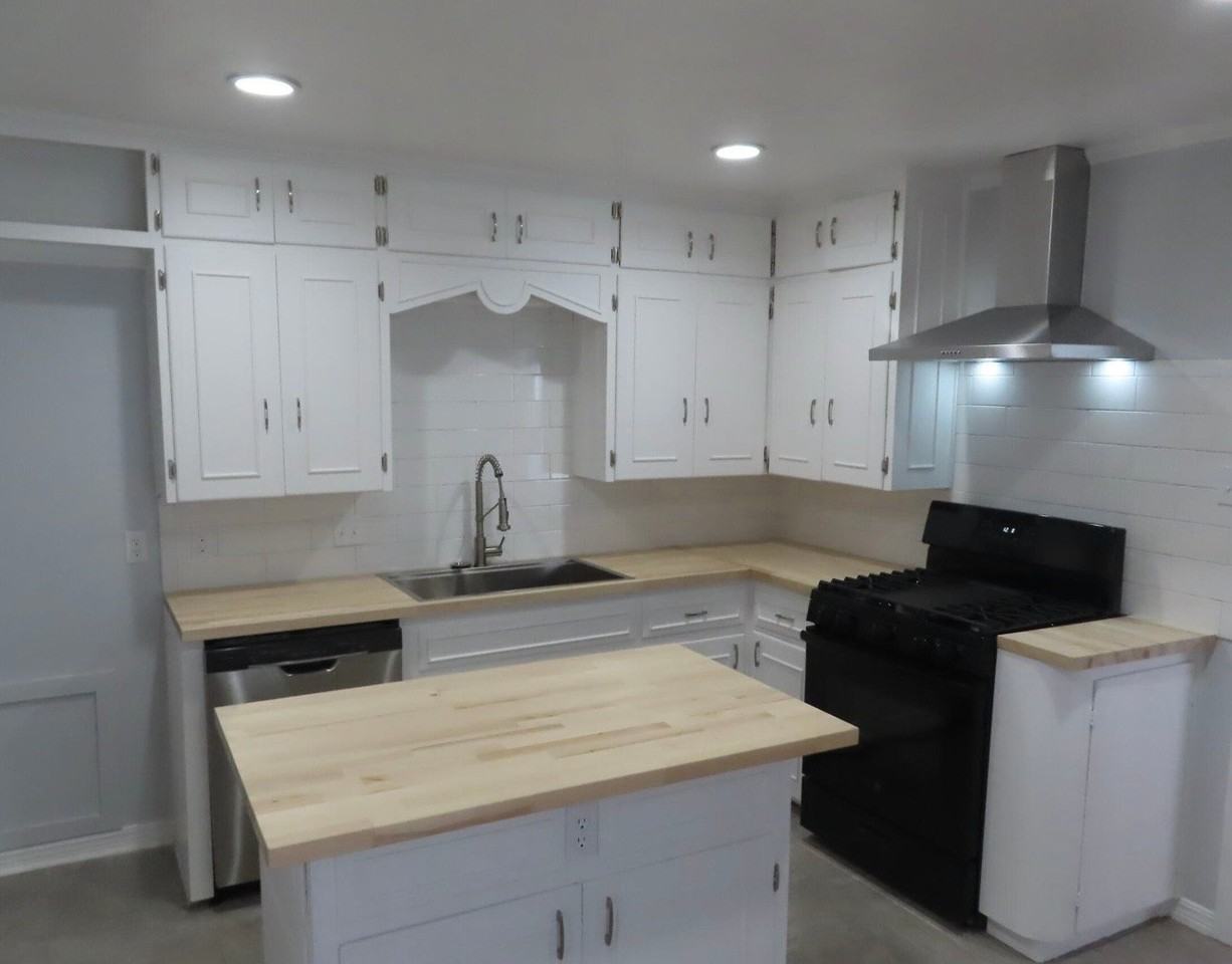 1009 S Alabama St - Photo 2 of 20