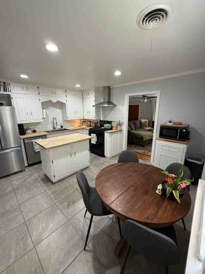 1009 S Alabama St - Photo 3 of 20
