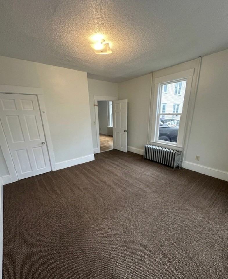 57 College St #1 - Photo 7 of 9