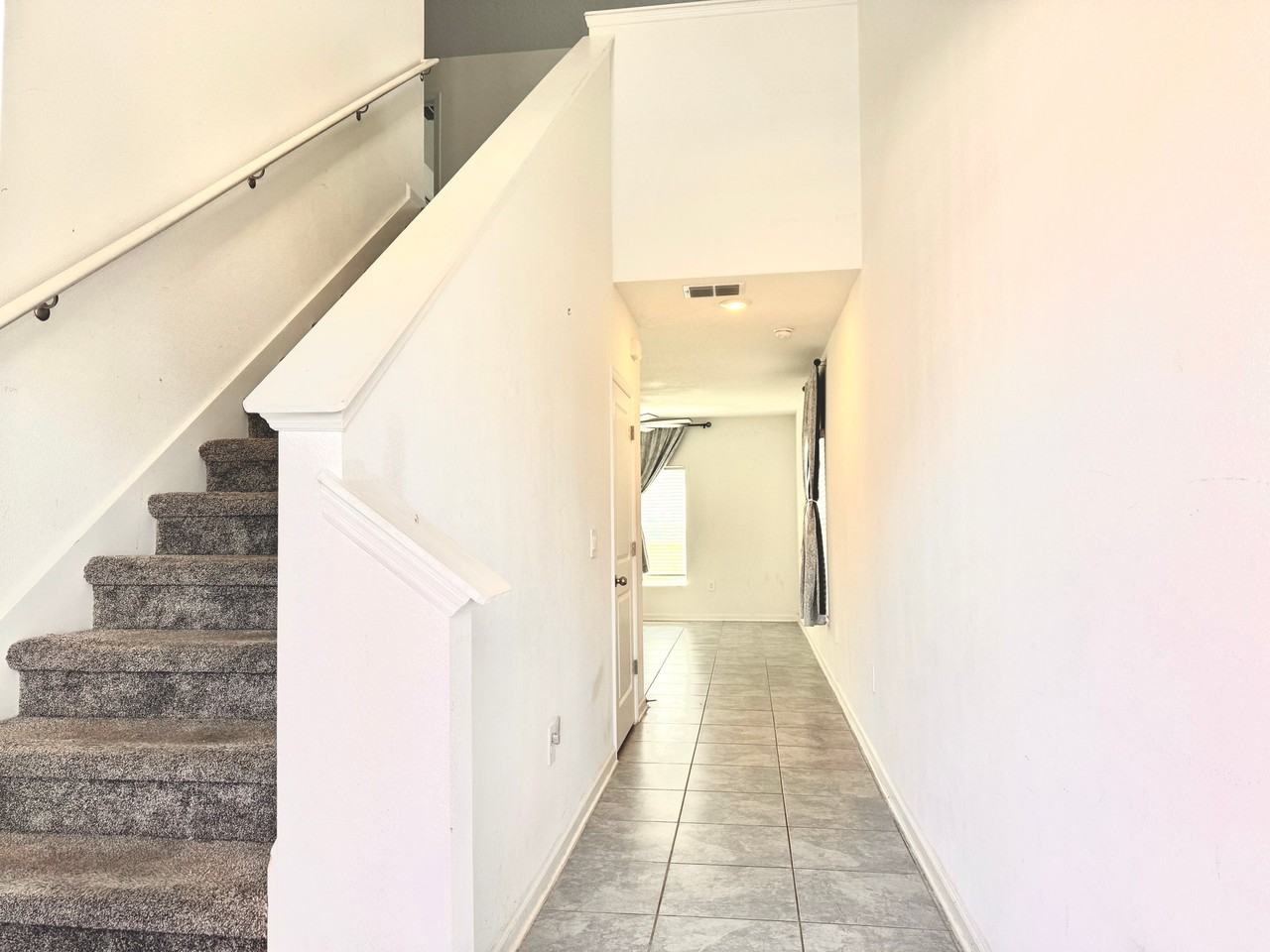 518 Sea Turtle Ln - Photo 2 of 14