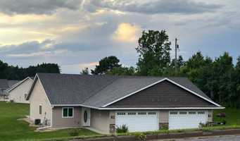 featured image of 952 E Wisconsin St