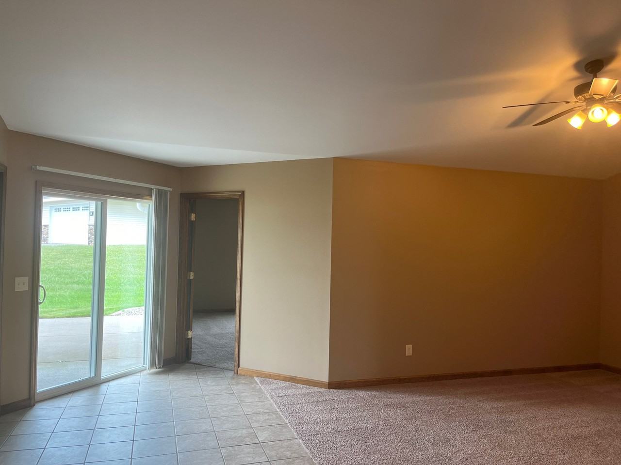 952 E Wisconsin St - Photo 3 of 5