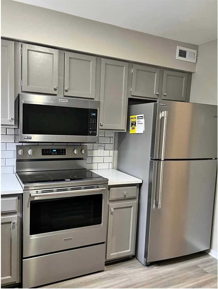 2901 Heathstead Pl #G - Photo 3 of 8
