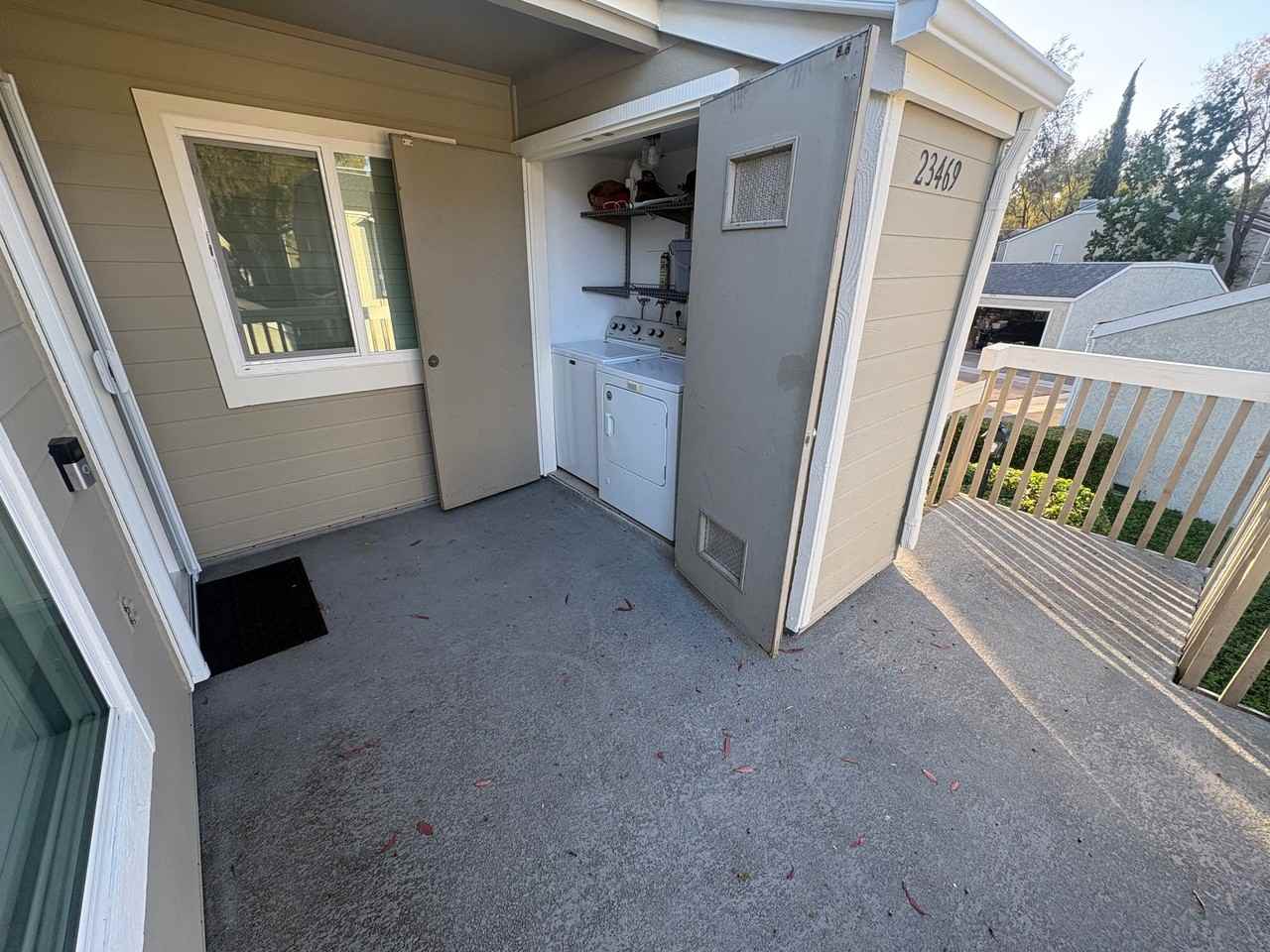 23469 Cambridge Rd - Photo 2 of 20