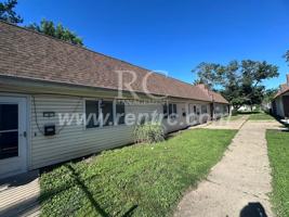 featured image of 1005 Oak St Apt 4 #Apt 4