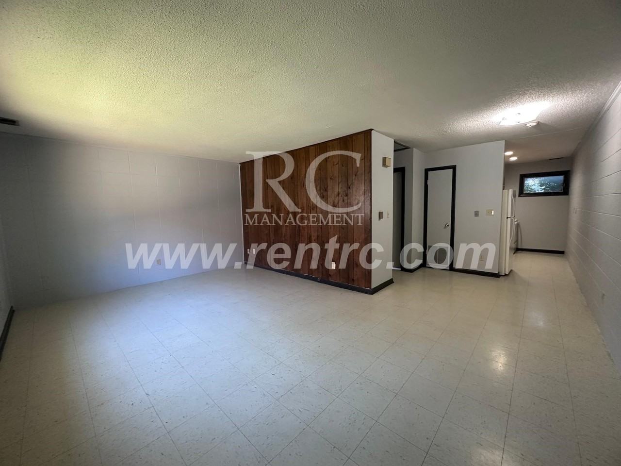 1005 Oak St Apt 4 - Photo 6 of 9