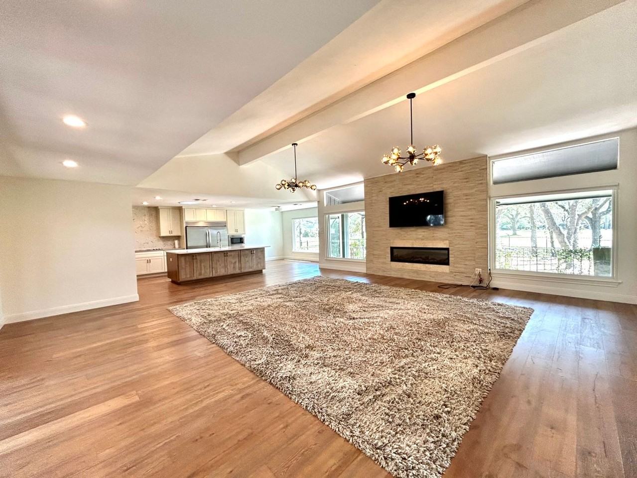 9108 Balcones Club Dr - Photo 3 of 27