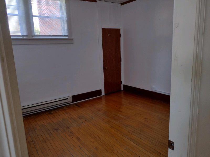 120 Brown St #7 - Photo 3 of 6