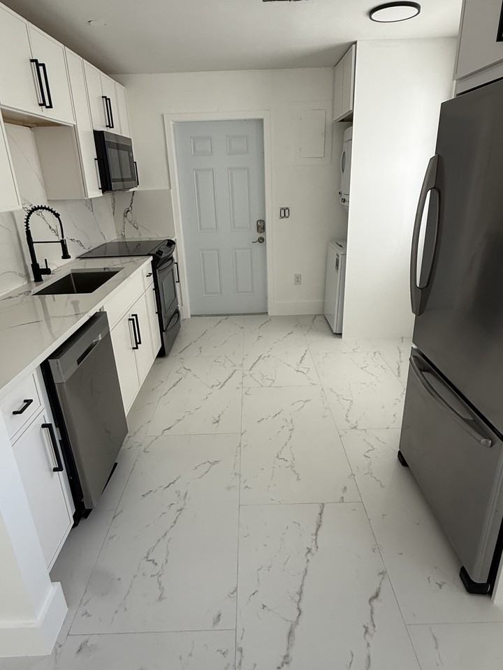 1072 N Alhambra Cir #A - Photo 6 of 10