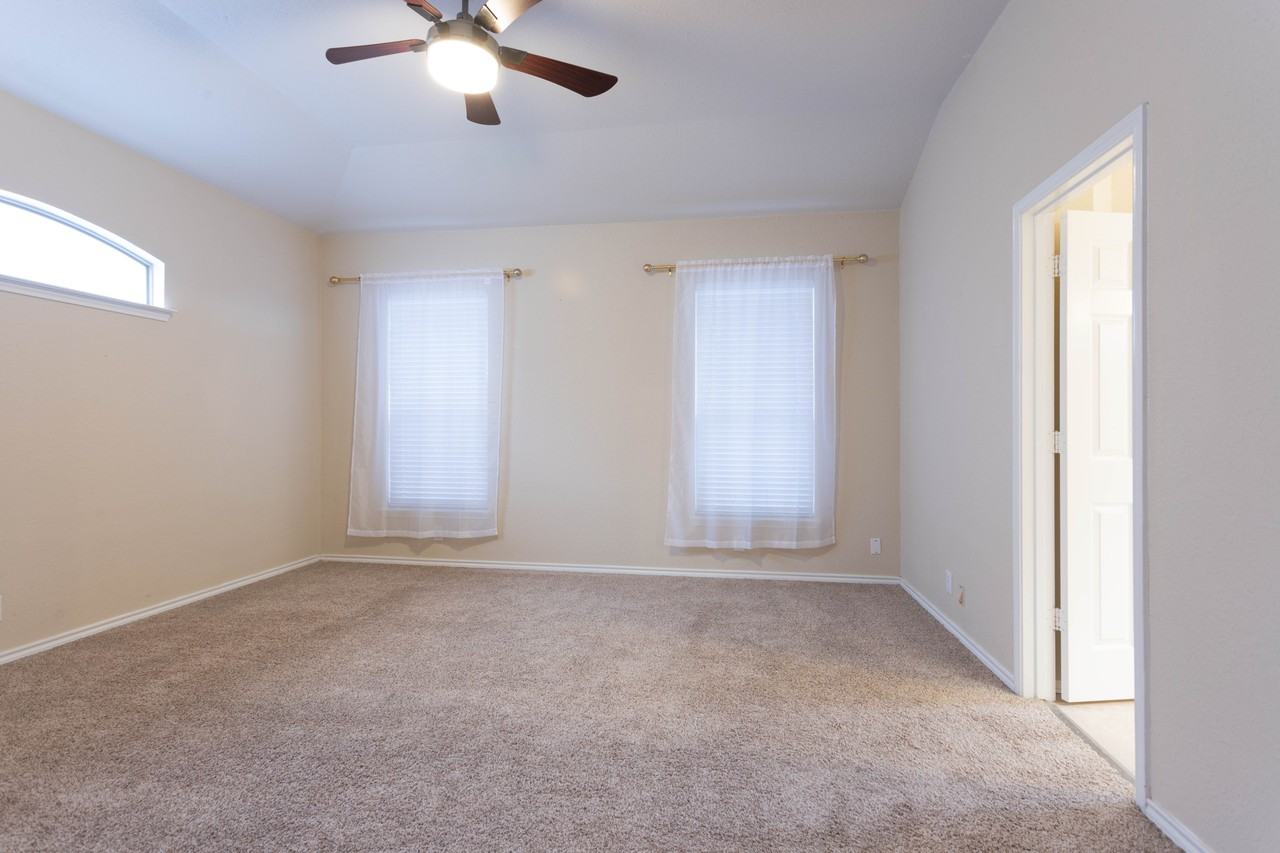 1227 Cresswell Cv #NA - Photo 4 of 18