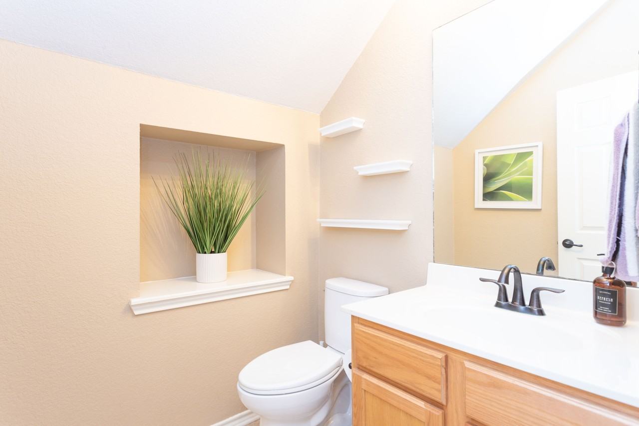 1227 Cresswell Cv #NA - Photo 5 of 18