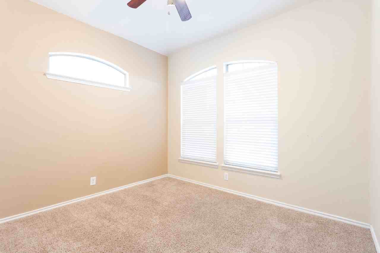 1227 Cresswell Cv #NA - Photo 6 of 18