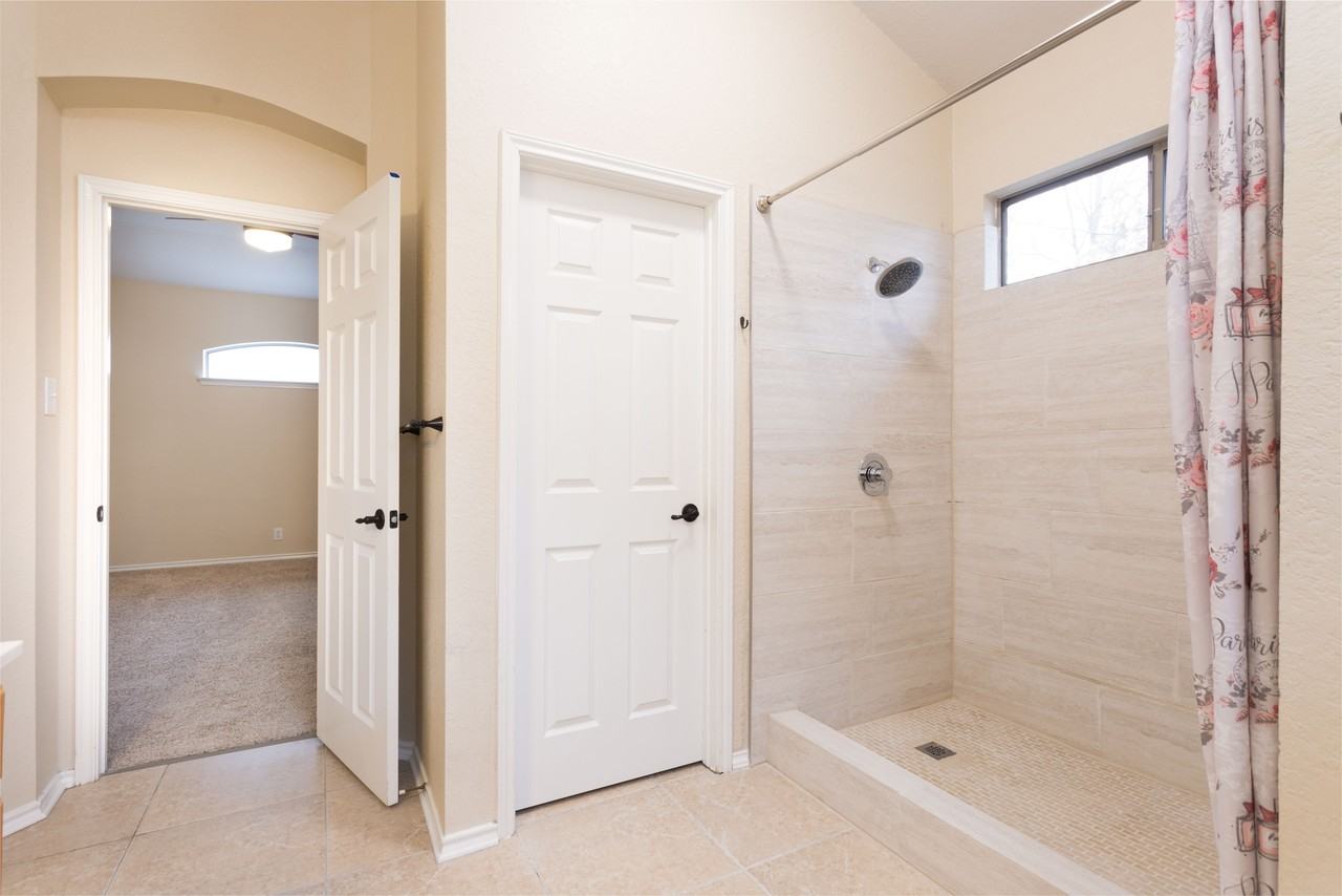 1227 Cresswell Cv #NA - Photo 7 of 18