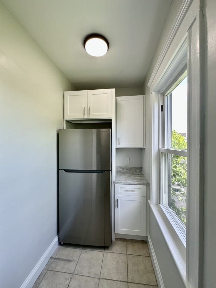 52 Alaric St #3 - Photo 7 of 18