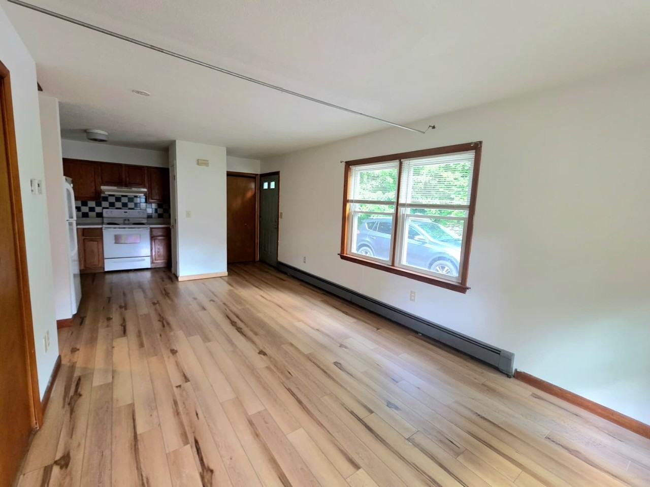 226 W High St #B - Photo 2 of 6