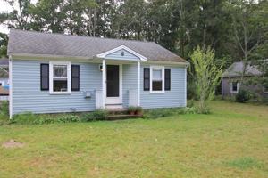 featured image of 3 3 Fern Ave  *winter Rental #NA