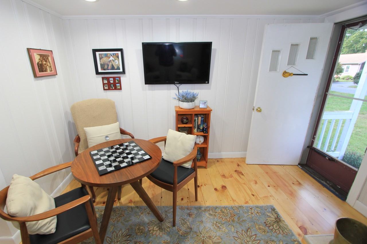 3 3 Fern Ave  *winter Rental #NA - Photo 2 of 9